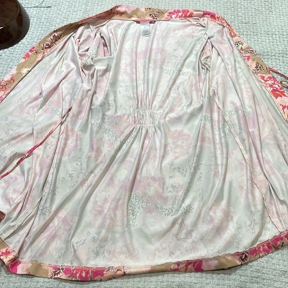 Whispers Belted Floral Cheetah Lace Pink Tan Printed Kimono Satin Robe Small - Picture 8 of 14